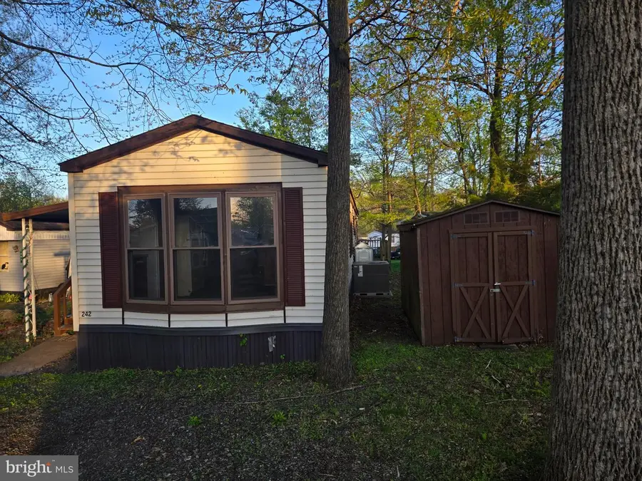 242 Dogwood Dr, Quakertown, PA 18951 - #2