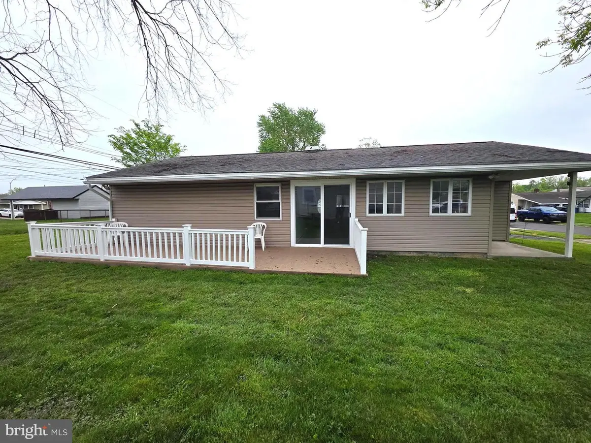 26 Midwood Ln, Levittown, PA 19054 - #1