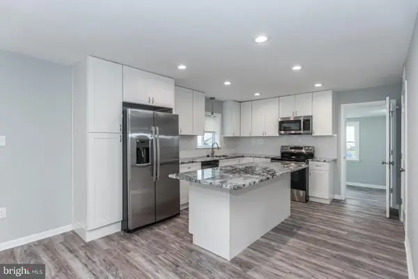 2410 Liberator St, LEVITTOWN, PA 19057