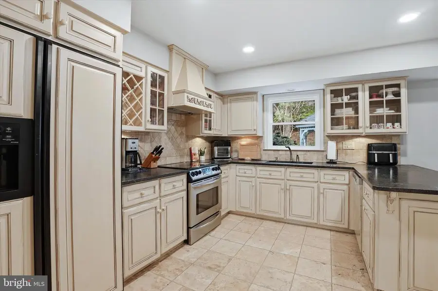 625 S Sweetwater Dr, Feasterville Trevose, PA 19053 - #2