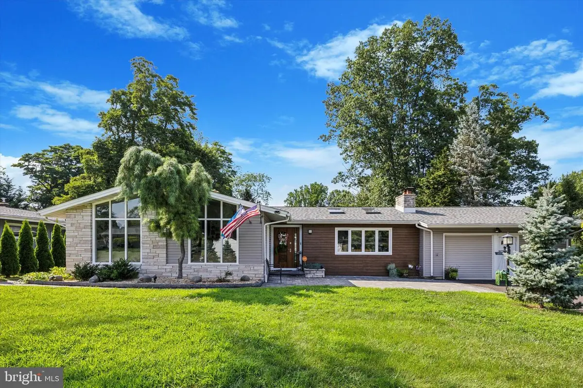 3 Eton Rd, Yardley, PA 19067 - #1