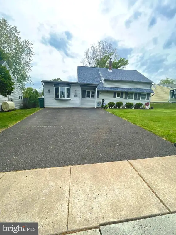 17 Heather Ln, LEVITTOWN, PA 19055