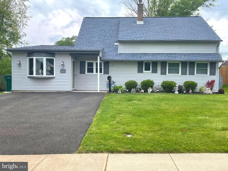 17 Heather Ln, Levittown, PA 19055 - #2