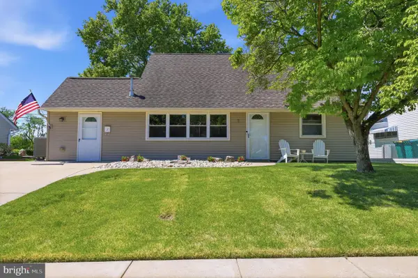 7 New Pond Ln, LEVITTOWN, PA 19054