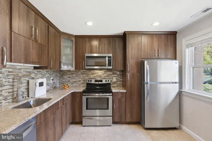 264 Clinton Ct, Southampton, PA 18966 - #2