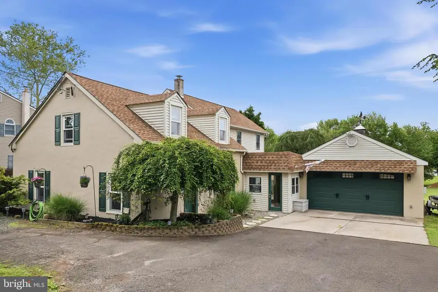 370 Maple Ave, Southampton, PA 18966 - #2