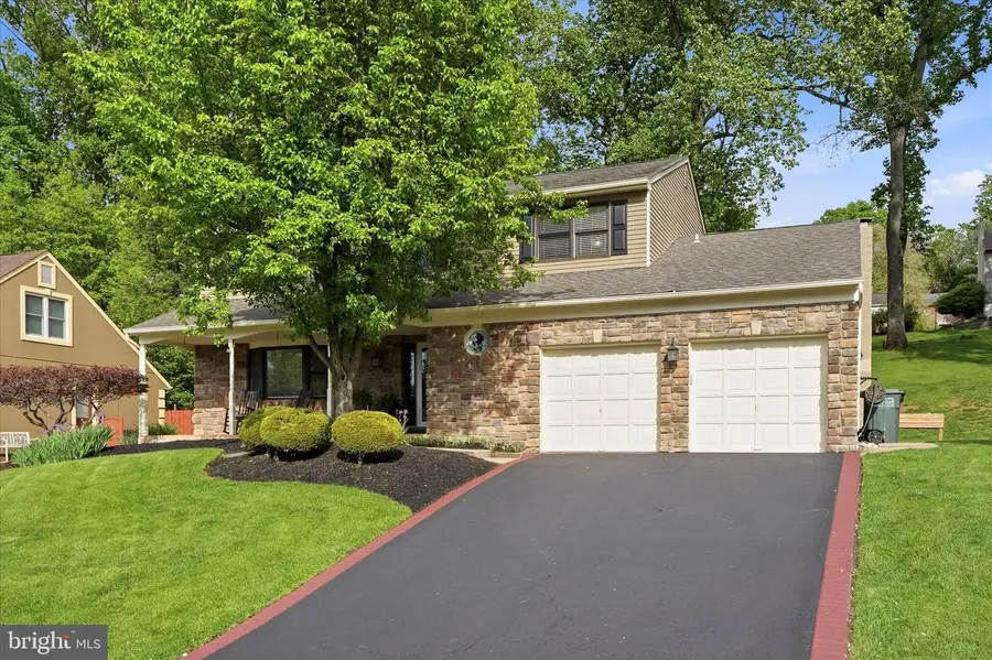 331 Fox Hollow Dr, Feasterville Trevose, PA 19053 - #2