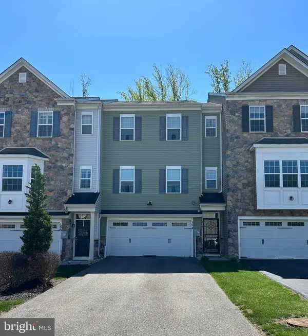 154 Graystone Dr, FEASTERVILLE-TREVOSE, PA 19053