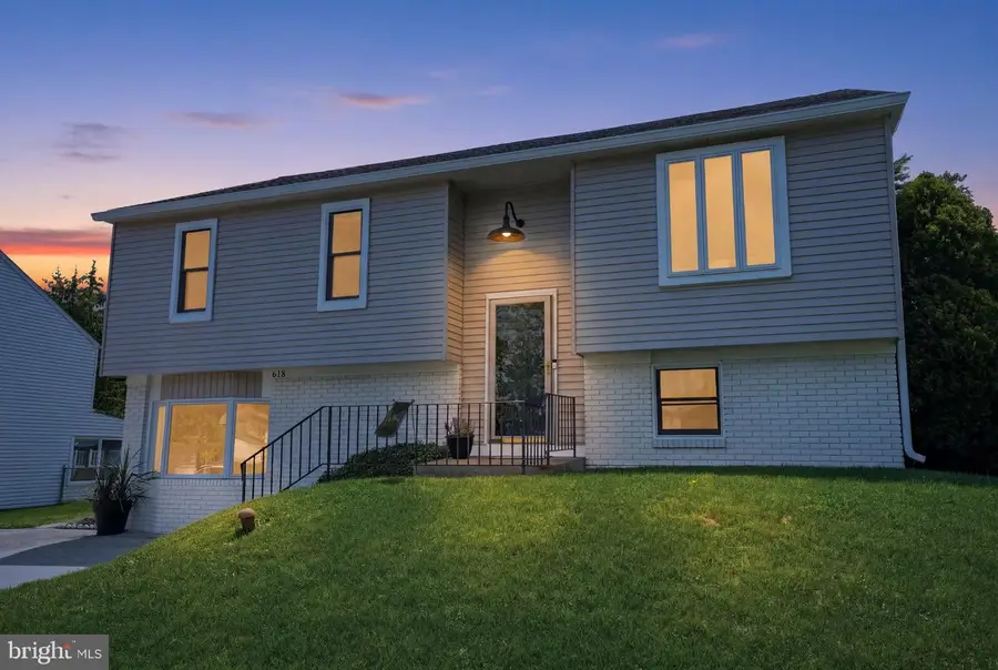618 S Oxford Valley Rd, Fairless Hills, PA 19030 - #2