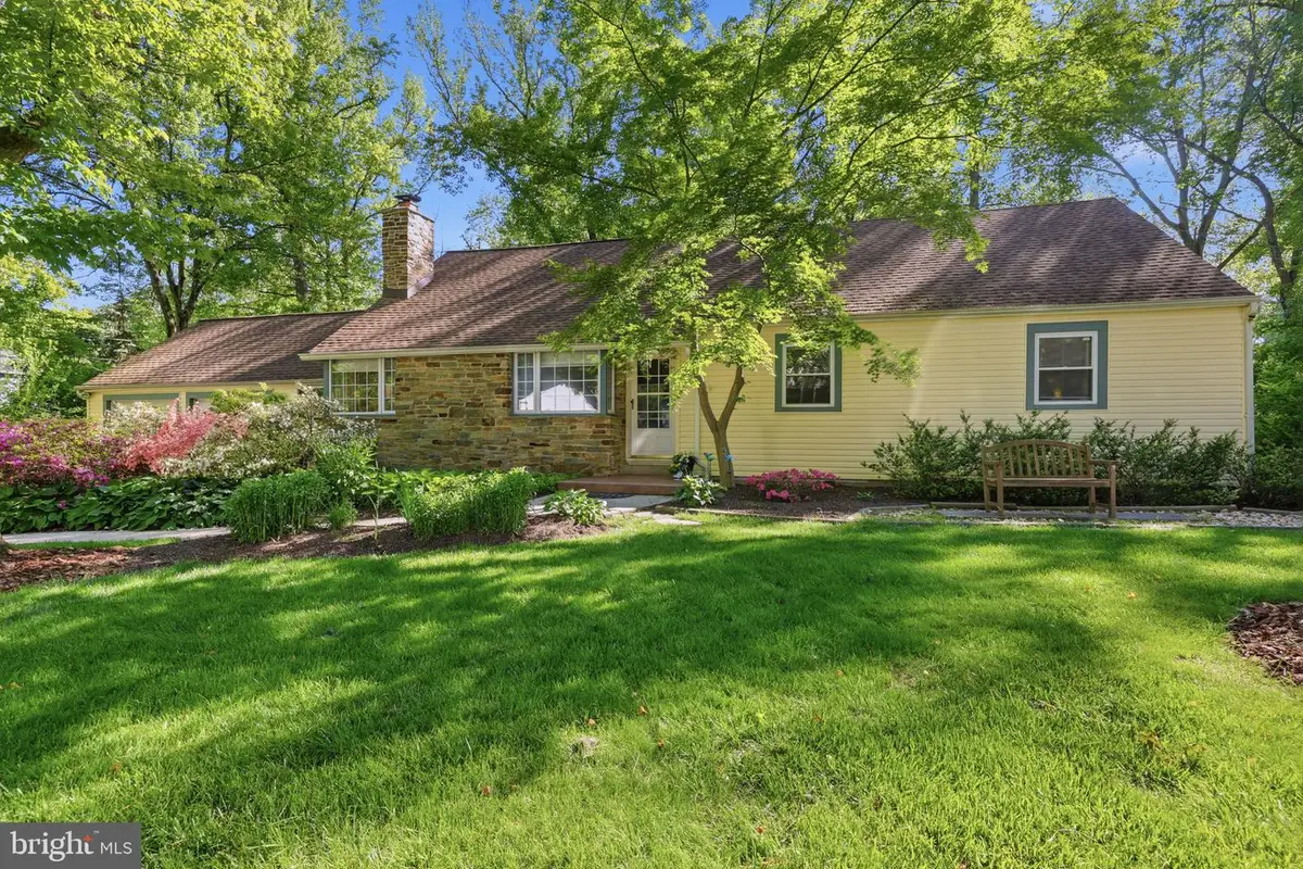 207 W Ferry Rd, Yardley, PA 19067 - #1