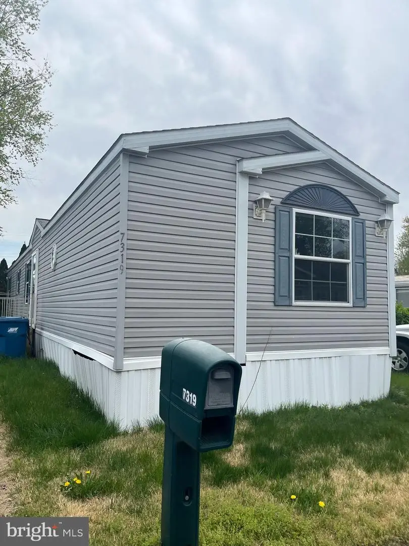 7319 Hansbury Dr, Morrisville, PA 19067 - #2