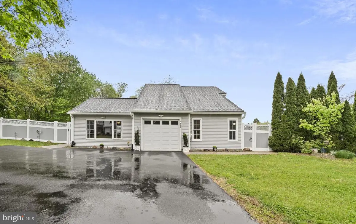 665 Elbow Ln, Warrington, PA 18976 - #1