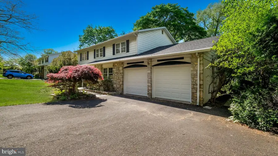1086 Gravel Hill Rd, Huntingdon Valley, PA 19006 - #3