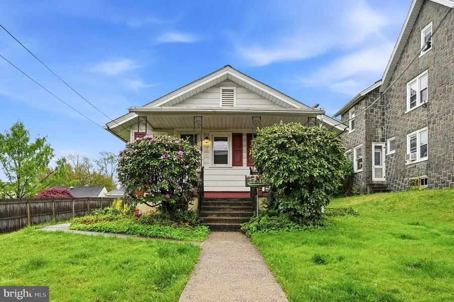 333 S 4th St, Perkasie, PA 18944 - #2