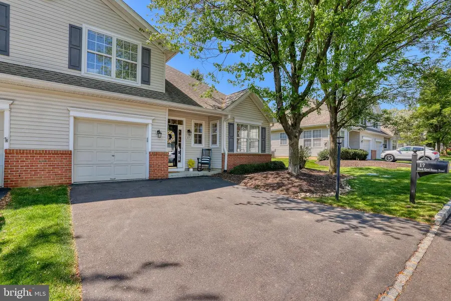 17 Black Eyed Susan Rd, Langhorne, PA 19047 - #3