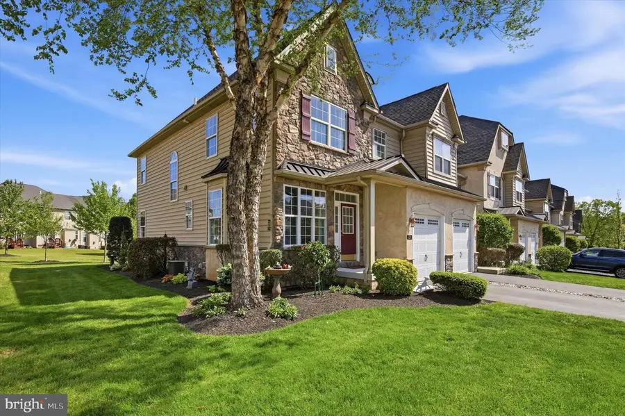 3221 Whisper Ln, Furlong, PA 18925 - #2