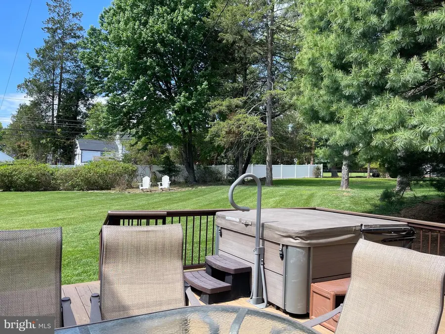 244 Wisteria Dr, Southampton, PA 18966 - #2