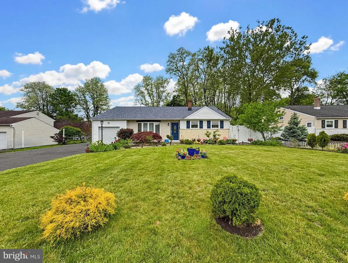 254 Allen Ln, Warminster, PA 18974 - #1