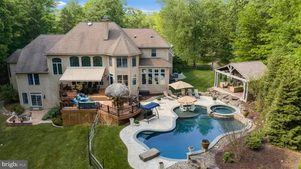 5 Glen Eagles Dr, NEW HOPE, PA 18938