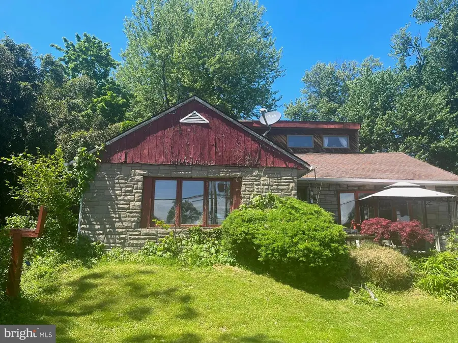 1312 Frosty Hollow Rd, Levittown, PA 19056 - #2