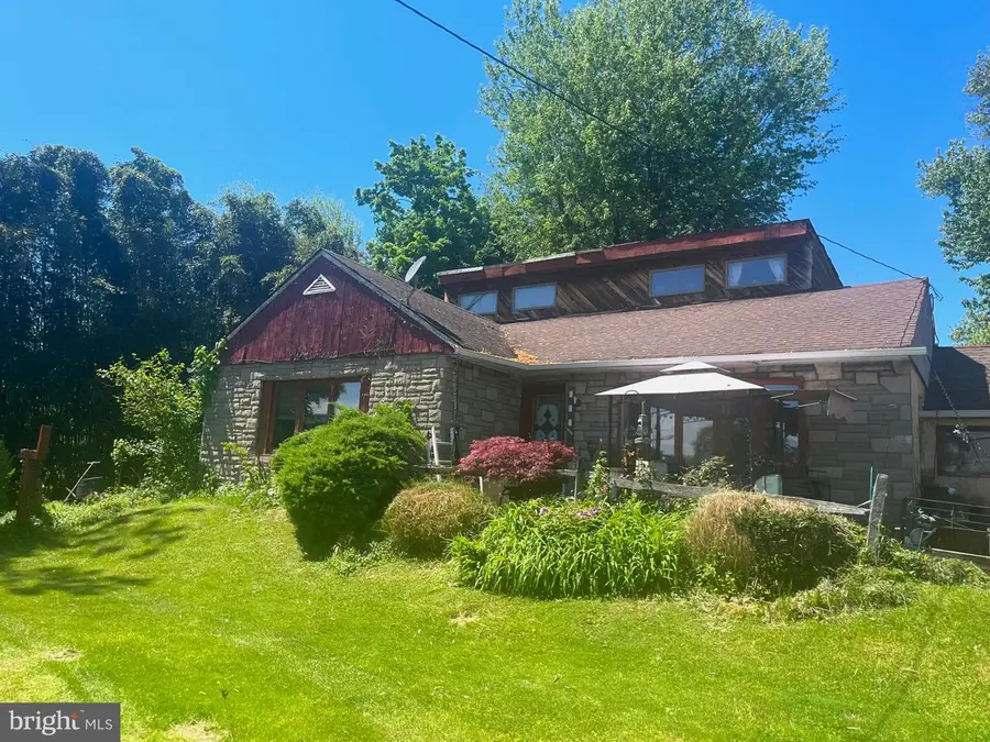 1312 Frosty Hollow Rd, Levittown, PA 19056 - #3