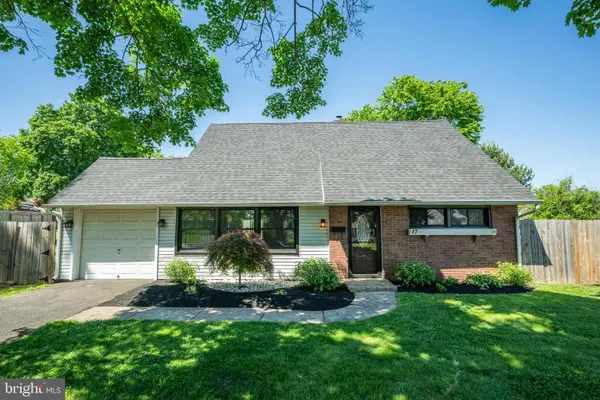 17 Cloister Rd, LEVITTOWN, PA 19057