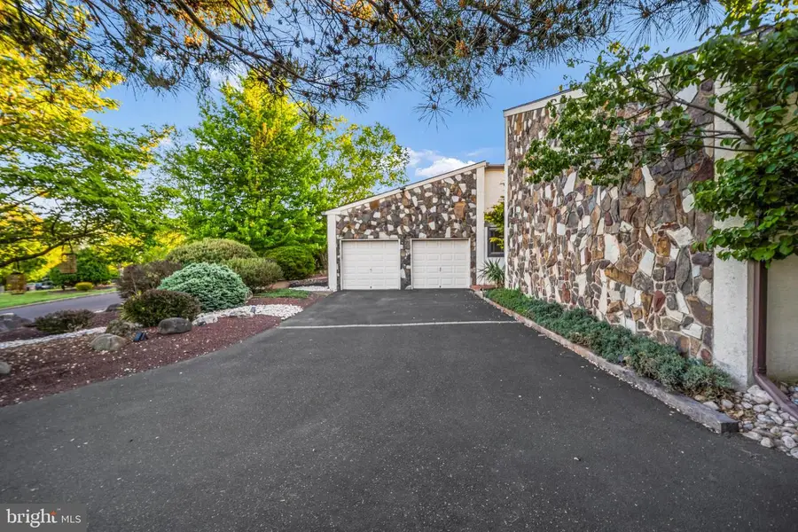 93 Meer Dr, Feasterville Trevose, PA 19053 - #3