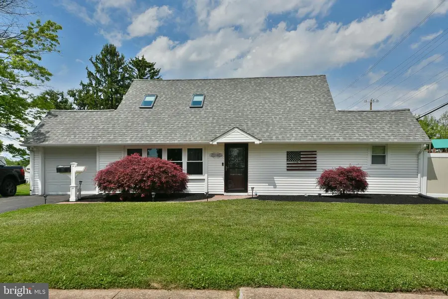 2 Jollybrook Rd, Levittown, PA 19056 - #3
