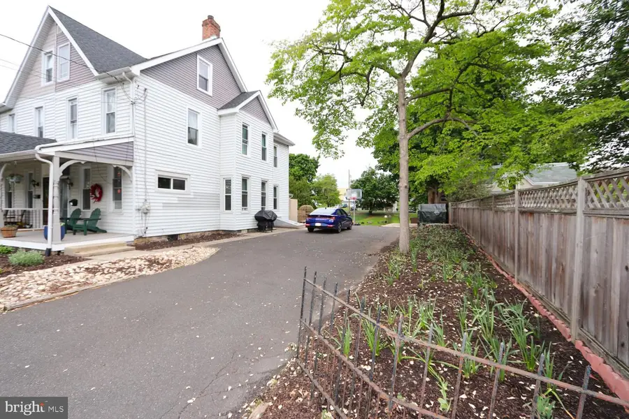 659 Belmont Ave, Southampton, PA 18966 - #3