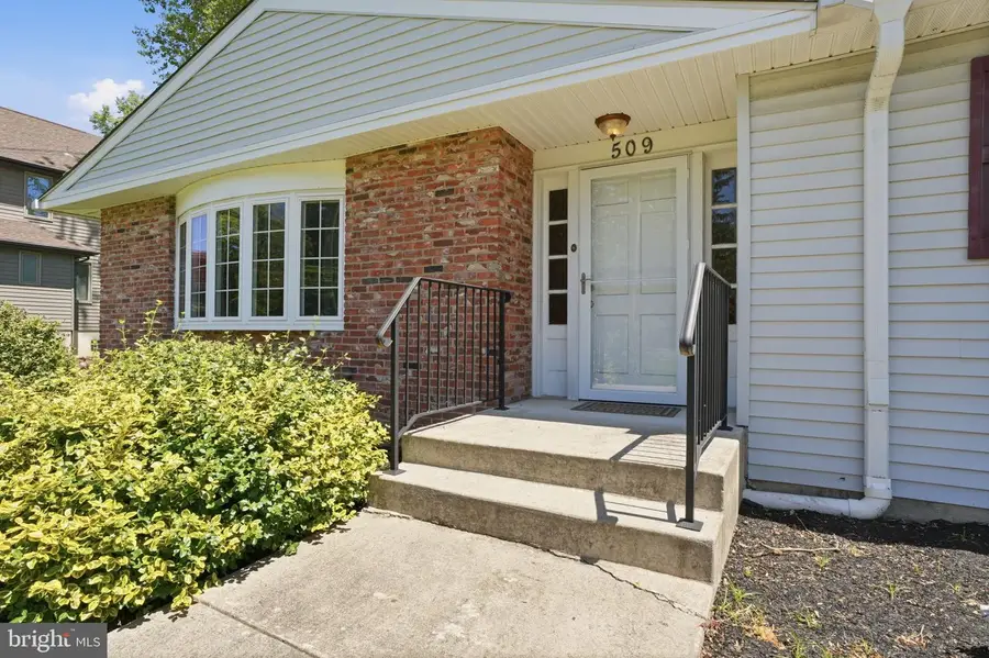 509 Hulmeville Ave, Langhorne, PA 19047 - #2