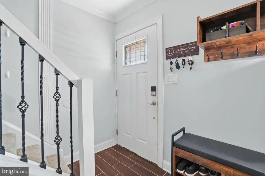 14 Hemlock Rd, Levittown, PA 19056 - #3