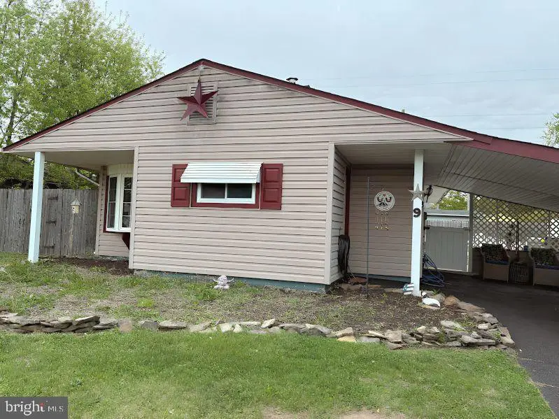 9 Disk Ln, Levittown, PA 19055 - #1