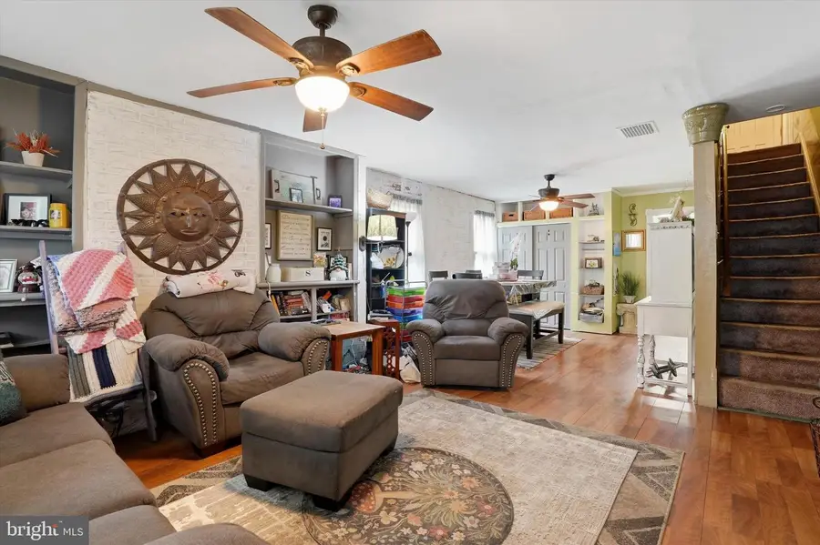 7 E Maple Ave, Morrisville, PA 19067 - #2