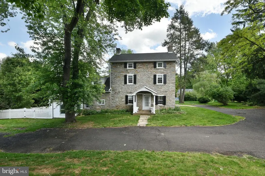 966 Paige Ct, Feasterville Trevose, PA 19053 - #3