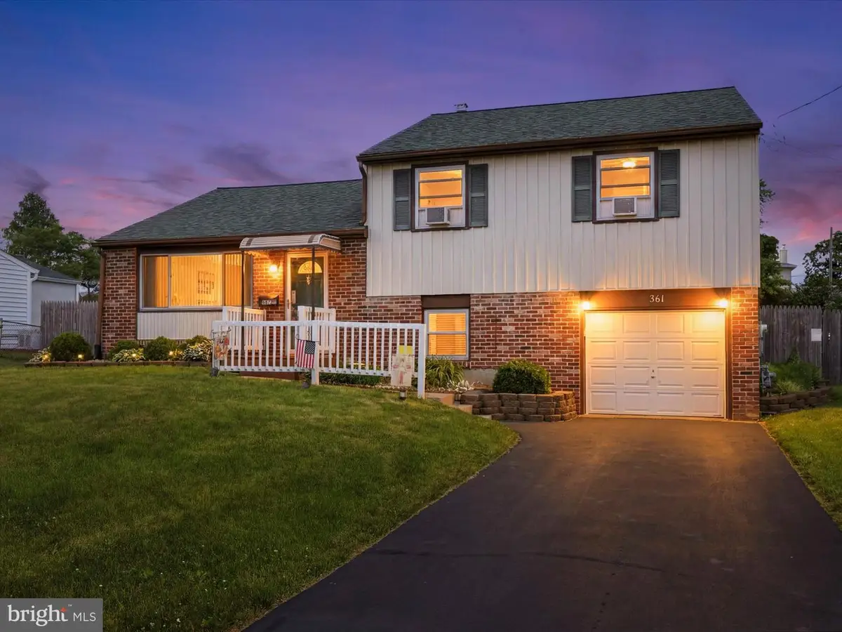 361 Valley Rd, Warminster, PA 18974 - #1