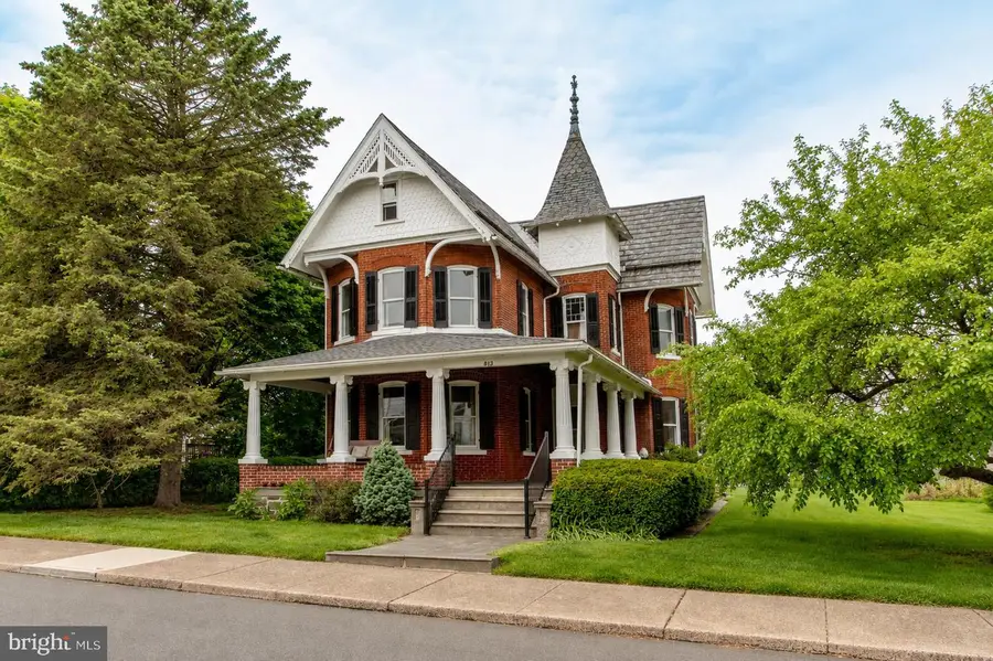 813 Juniper St, Quakertown, PA 18951 - #2
