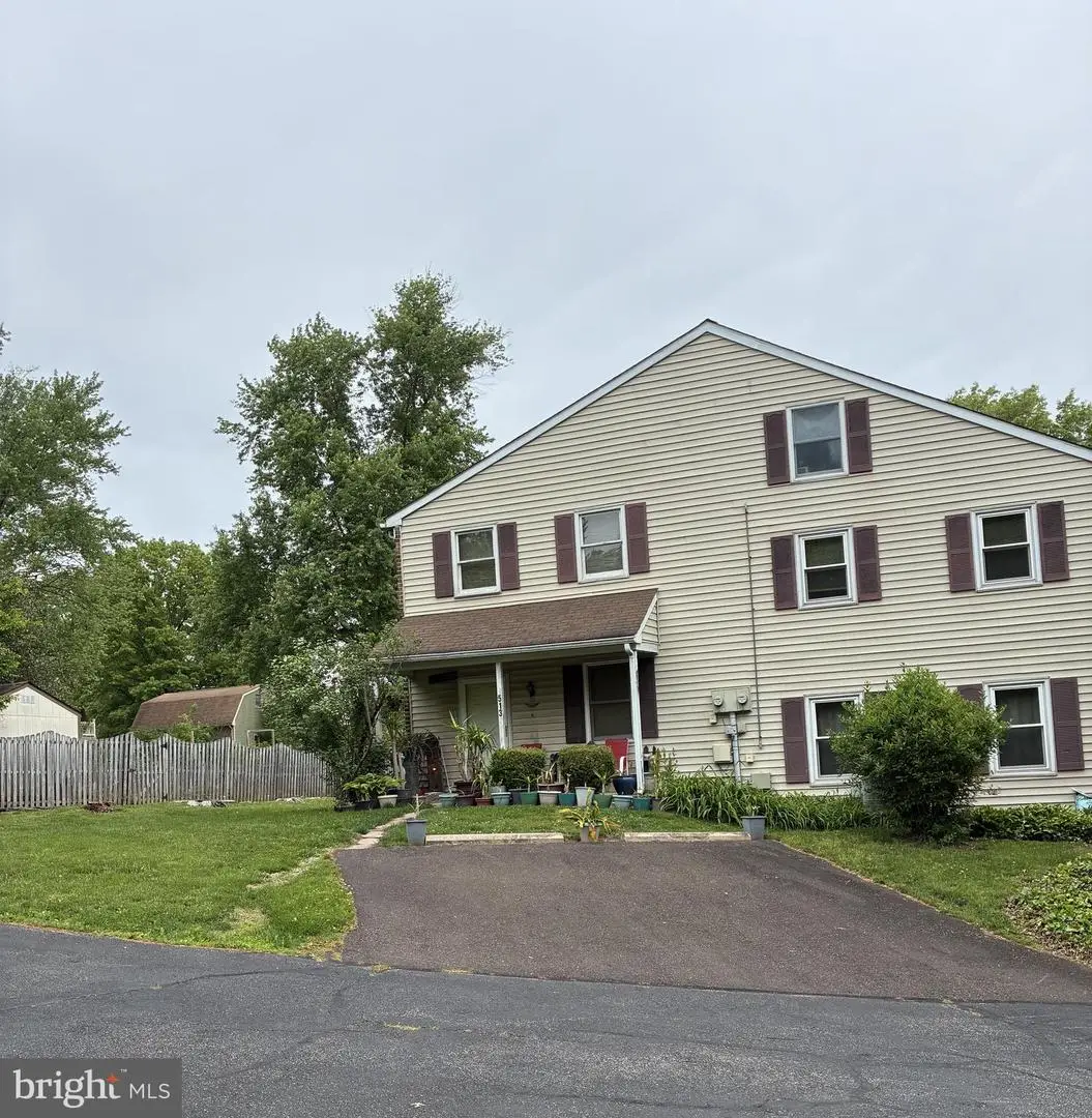 513 Hickory Ln, Sellersville, PA 18960 - #1