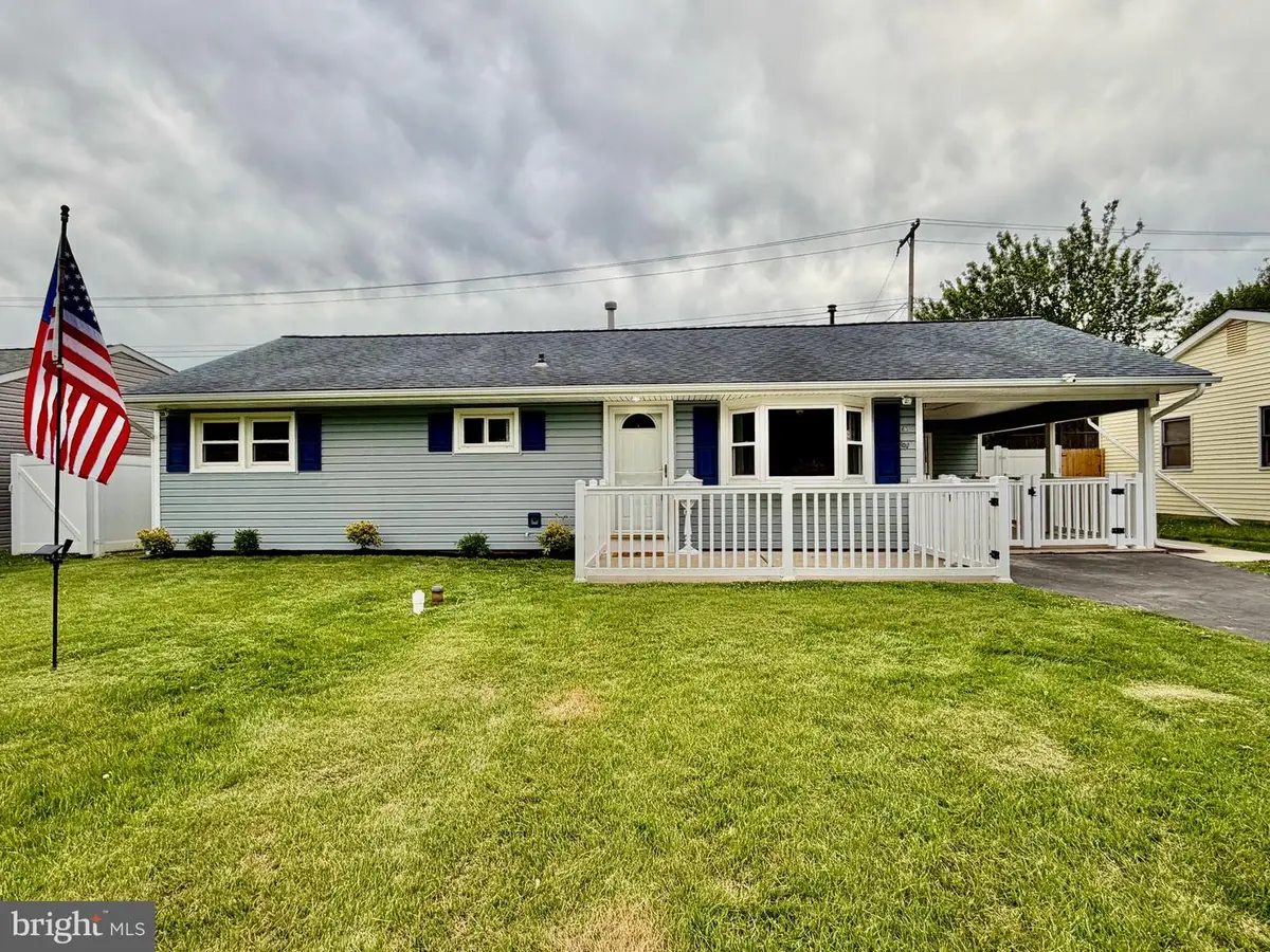 619 Beaumont Rd, Fairless Hills, PA 19030 - #1