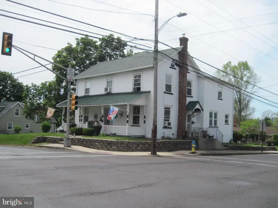 327 N 5th St, Perkasie, PA 18944 - #2