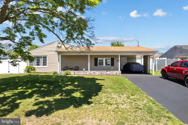 24 Garden Ln, LEVITTOWN, PA 19055