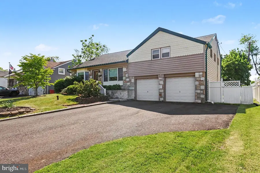 817 Worthington Dr, Warminster, PA 18974 - #2