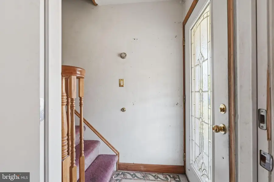 21 Iris Rd, Levittown, PA 19057 - #3