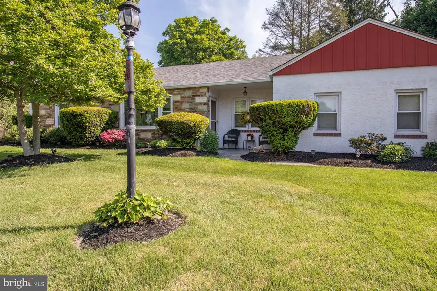 203 W County Line Rd, Huntingdon Valley, PA 19006 - #2