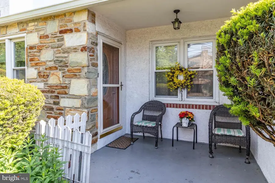 203 W County Line Rd, Huntingdon Valley, PA 19006 - #3