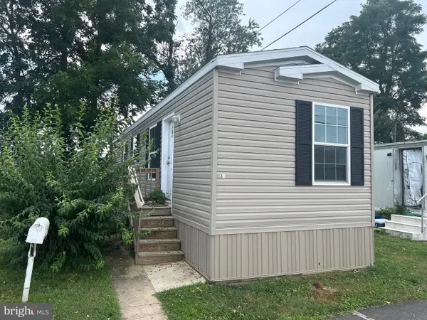 134 Lincoln Hwy #11, FAIRLESS HILLS, PA 19030