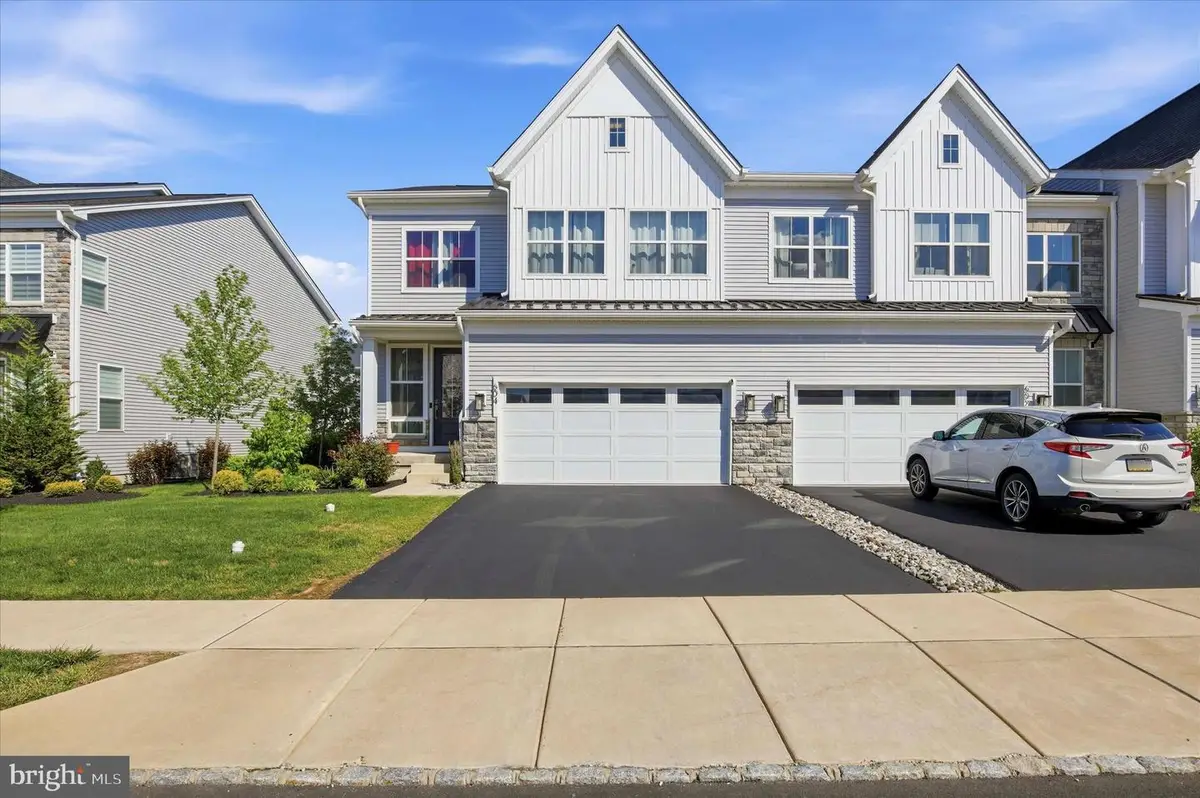 604 Mcnair Dr, Warrington, PA 18976 - #1
