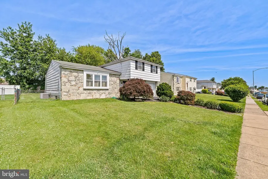 1669 Radburn Rd, Bensalem, PA 19020 - #2