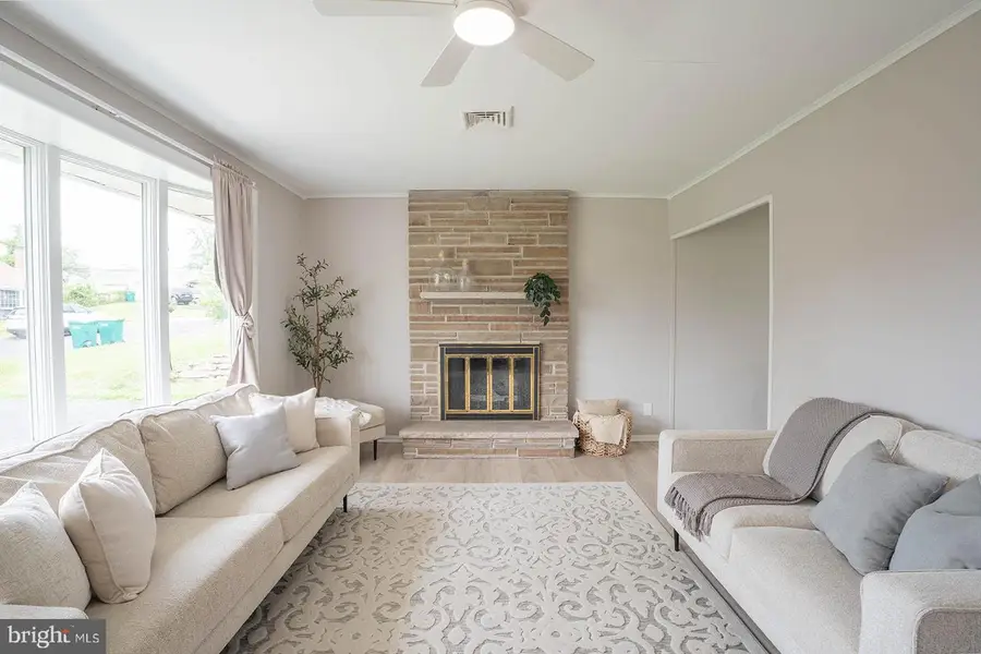 104 Elmwood Rd, Fairless Hills, PA 19030 - #2