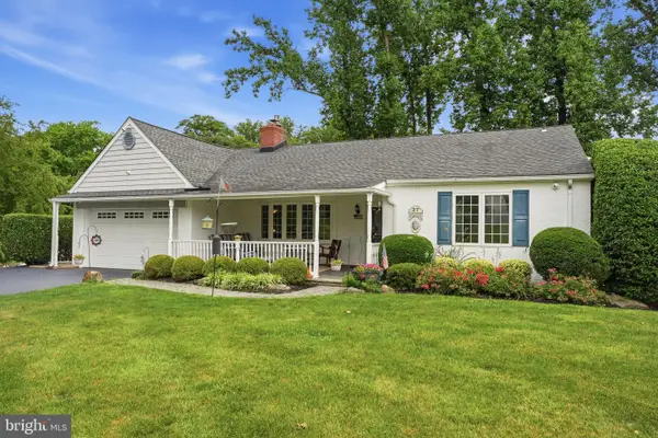 37 Brookside Dr, FEASTERVILLE TREVOSE, PA 19053