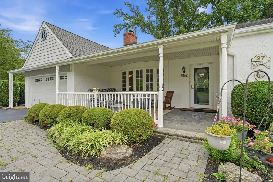 37 Brookside Dr, Feasterville Trevose, PA 19053 - #3
